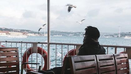 九游官网下载电脑版-雷丁客场不敌，保级前景蒙上阴影，雷丁近期战绩