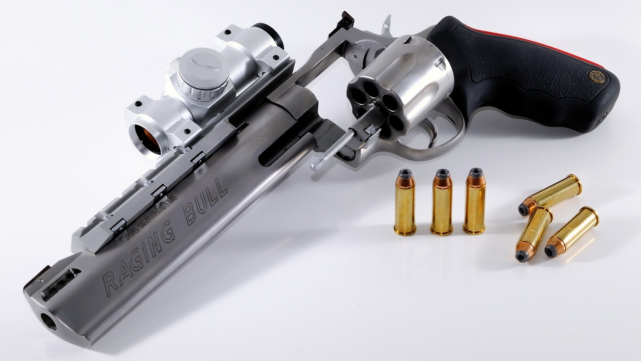 纽卡斯尔联主场2-1逆转利物浦,夺得联赛杯冠军,纽卡斯尔vs利物浦历史比分