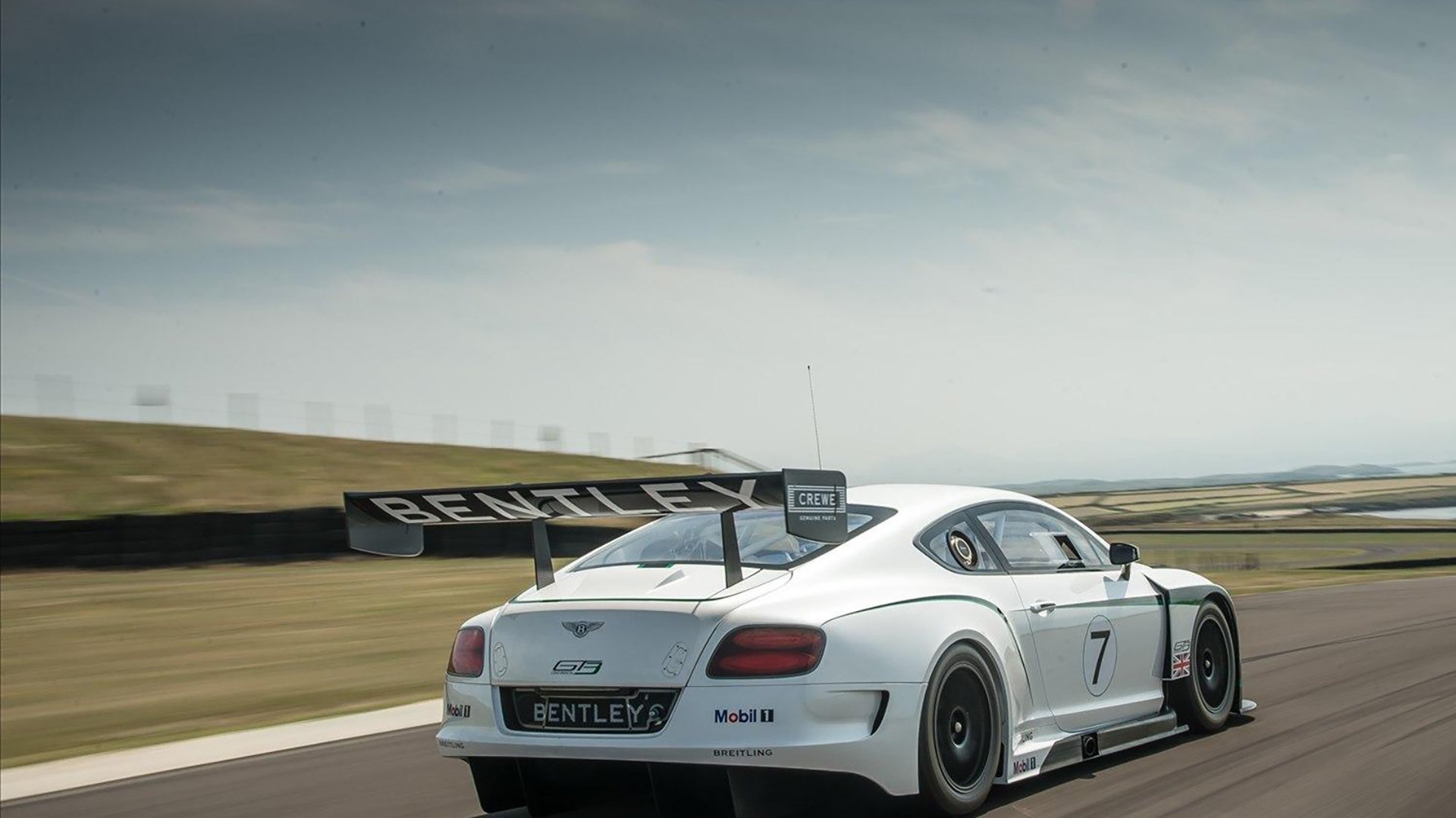 中乙俱乐部鼓励退役老将担任青训导师延续足球智慧,中乙俱乐部梯队招募